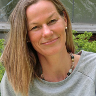 Martina Ostheimer AYAS Lehrerin für yogatherapeutischen Einzelunterricht